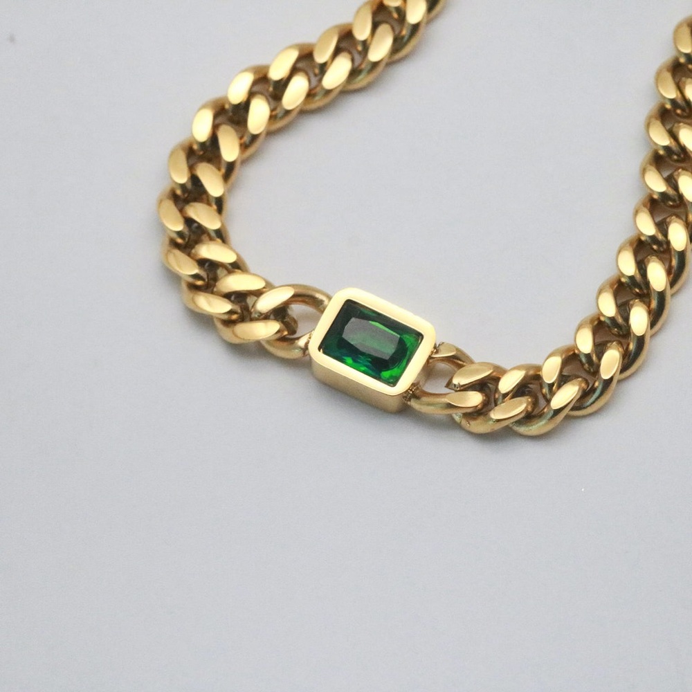 EMERALD GEM CURB CHAIN NECKLACE